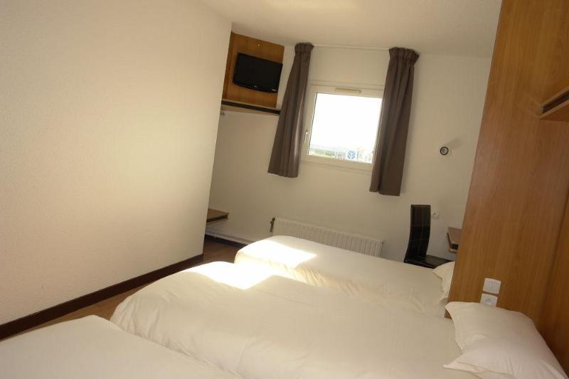 Hotel La Bonne Etape Évreux Esterno foto